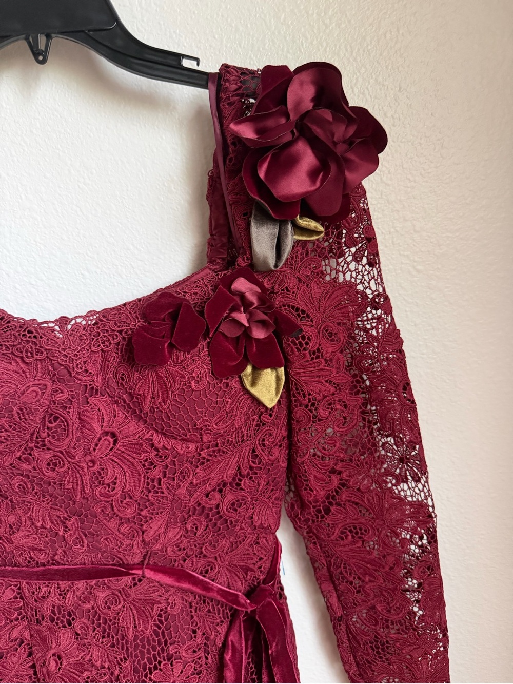 NWT Muse by Marchesa Cypress Corded Lace Floral Applique Sweetheart Maxi Dress - Picture 5 of 14